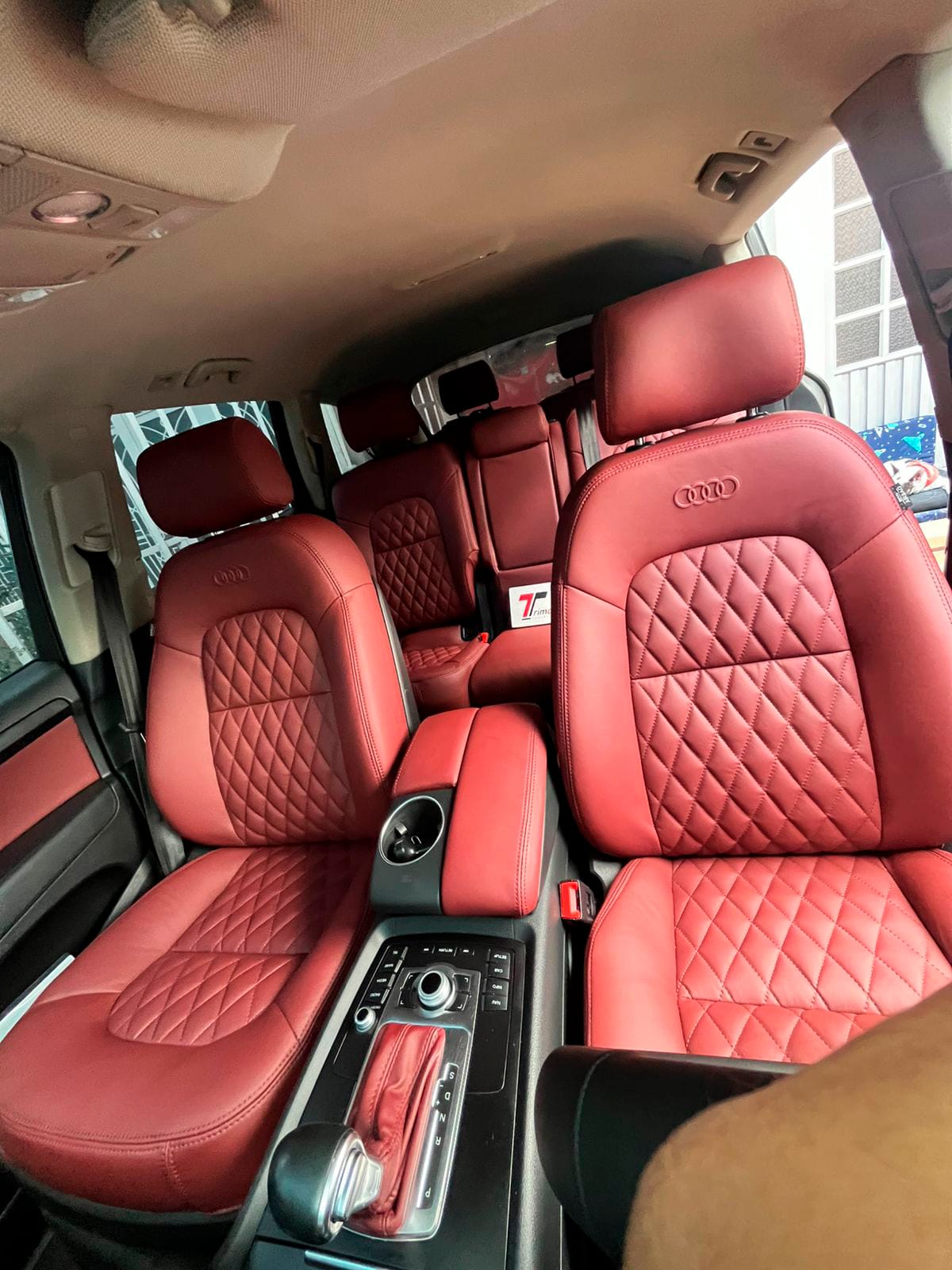 Asientos de coche tapizados por Tapirapido