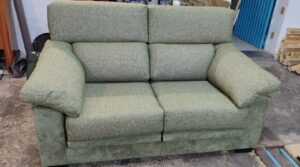 sofa de 2 plazas verde